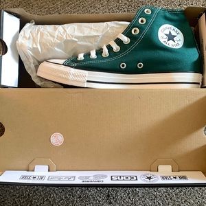 Brand new converse - Dragon scale green